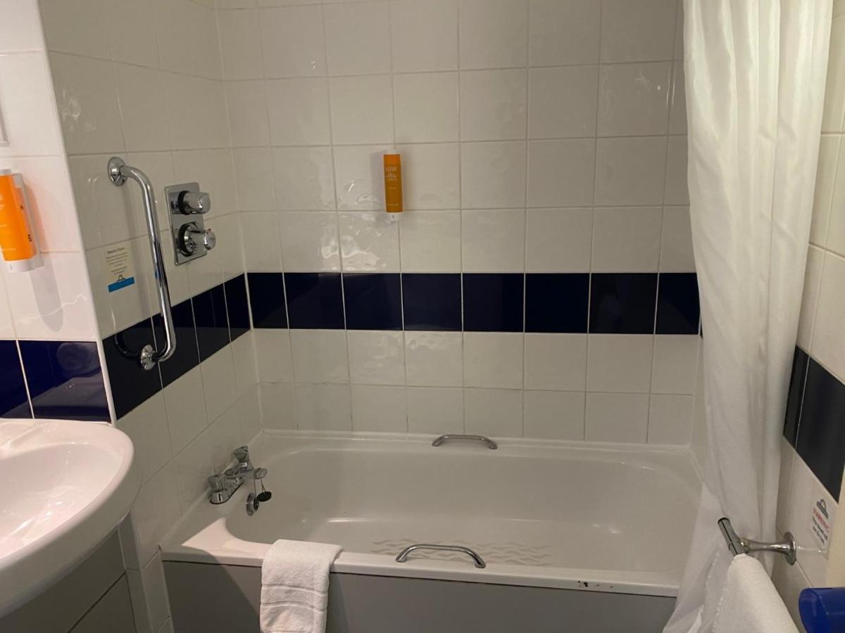 Days Inn Michaelwood M5 Falfield Εξωτερικό φωτογραφία