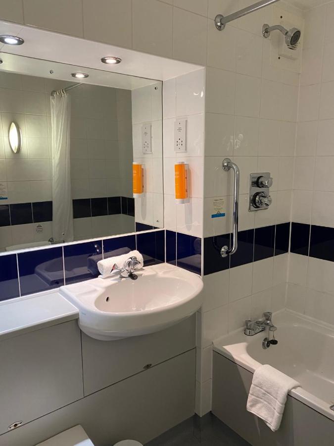 Days Inn Michaelwood M5 Falfield Εξωτερικό φωτογραφία